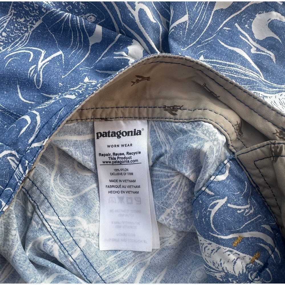 Patagonia Men's Wavefarer Boardshorts w/pockets. flying fish, Size 32, no mesh - Picture 2 of 7